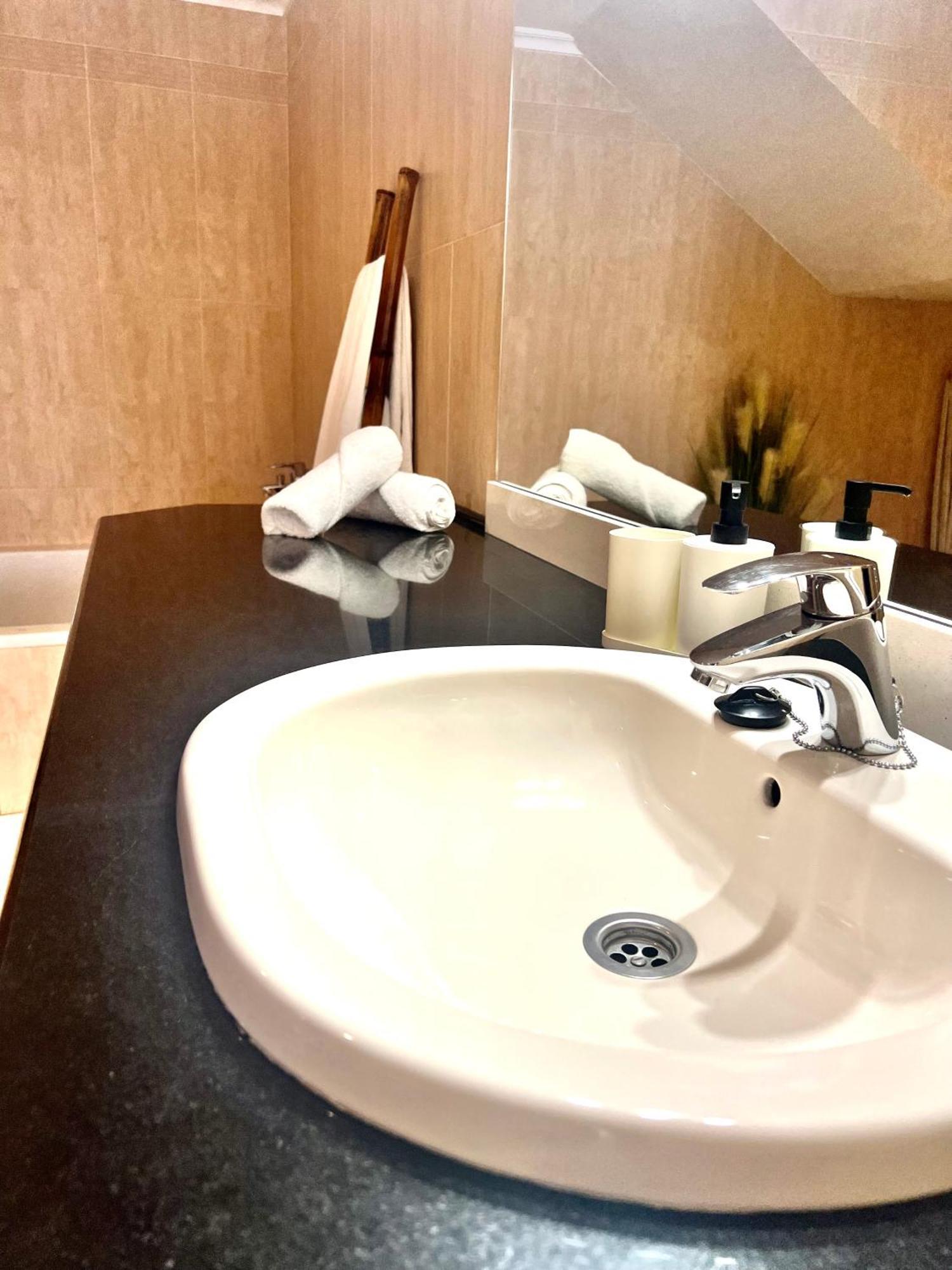 Apartamentos San Antonio 阿兰达德杜洛 外观 照片